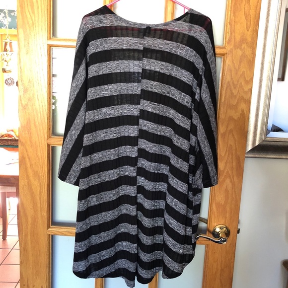 Lularoe NWT Large Ribbed Striped Lindsay - Picture 3 of 7
